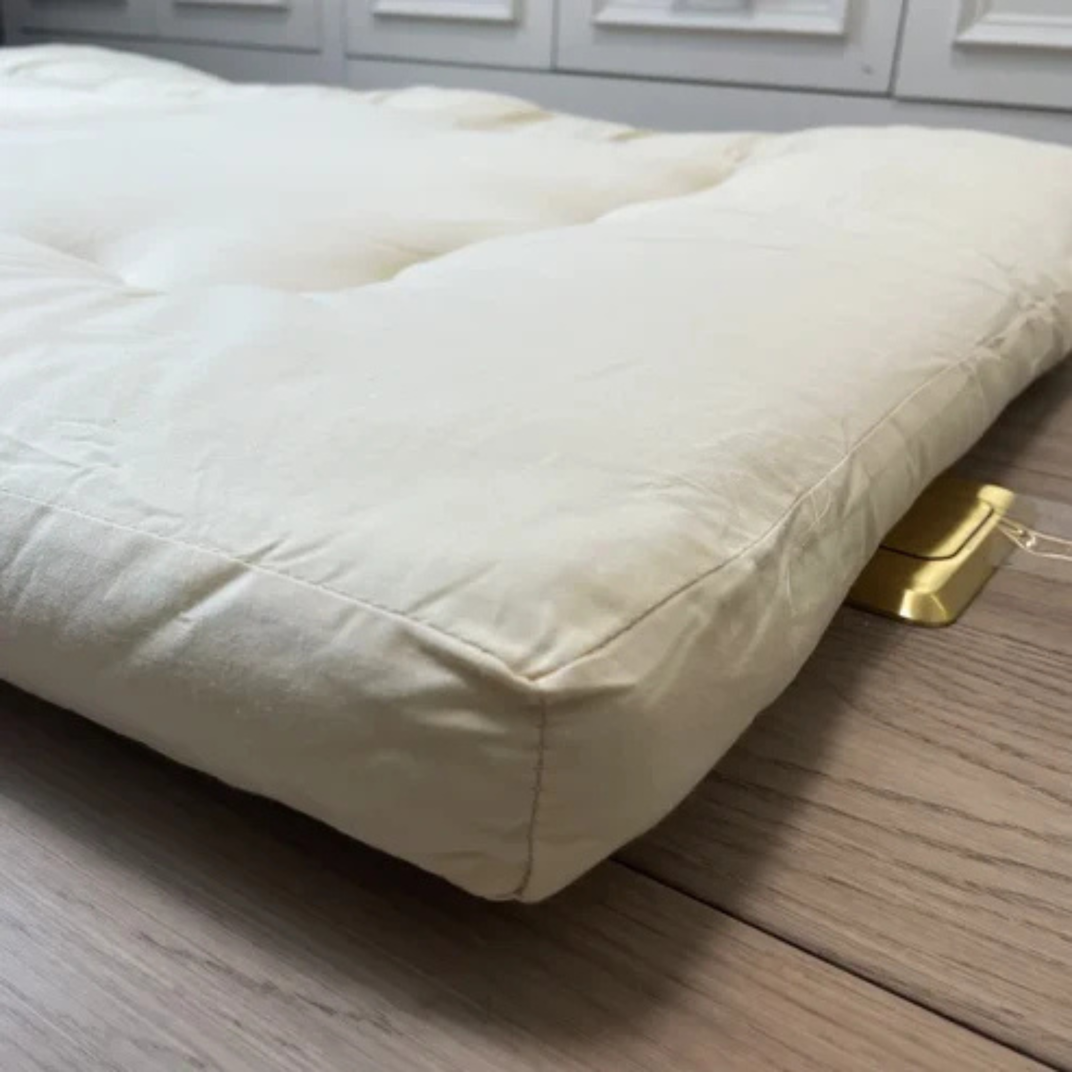 Matelas futon pliable au sol – Confort minimaliste et gain de place